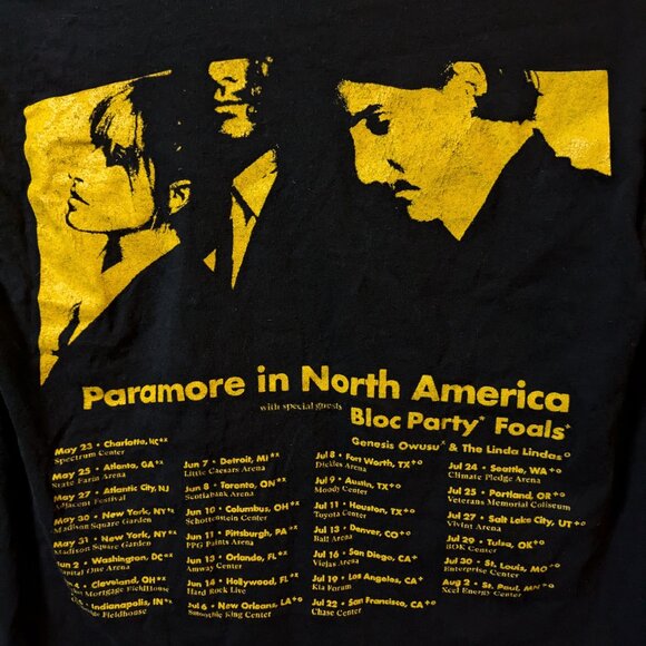 Paramore 2023 Tour T-Shirt. In good condition, size small. - Picture 5 of 5